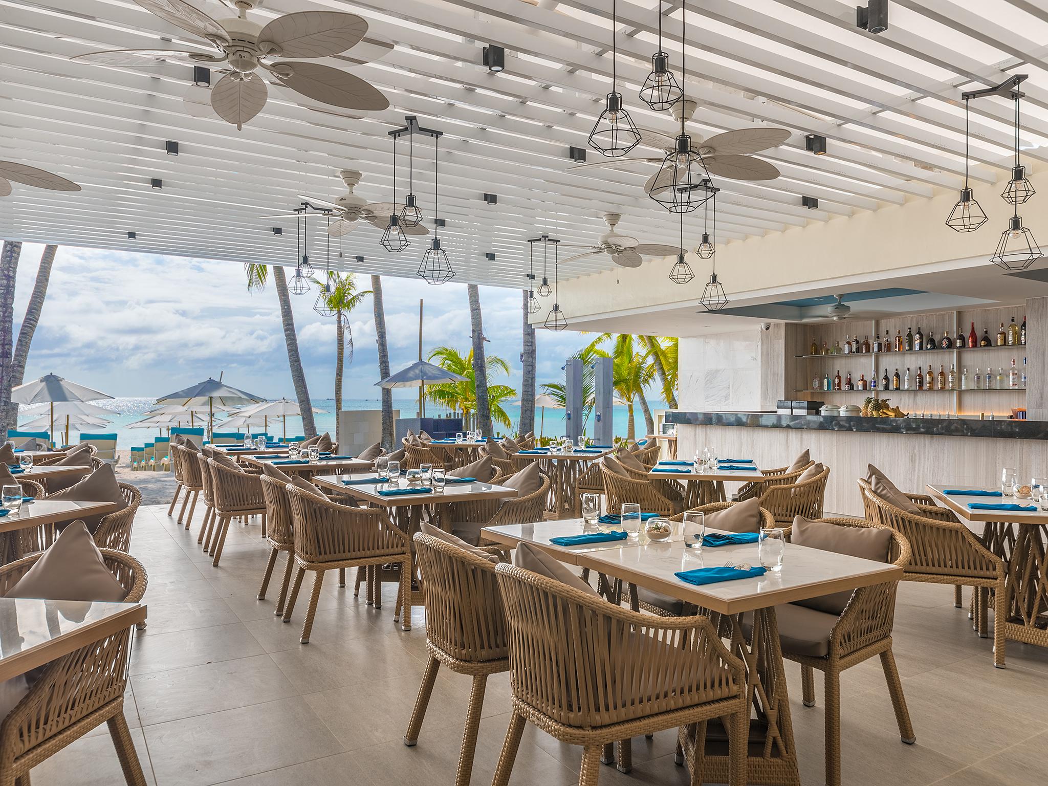 Henann Prime Beach Resort Balabag  Екстериор снимка The Beach Club